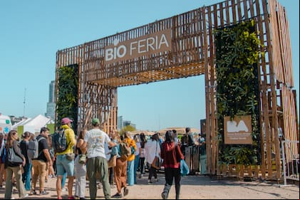 A lo largo de las tres jornadas, el evento se desplegará en múltiples escenarios temáticos con una grilla tan variada como consciente