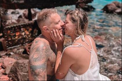 Alejandro Fantino se comprometió en Grecia con su novia, Coni Mosqueira