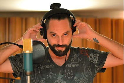 Alejandro Graue es un locutor y actor de doblaje argentino que comentó en Twitter su experiencia después de ser reemplazado por una voz sintética