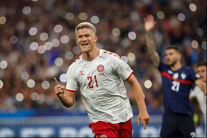 Andreas Cornelius ingresó en el segundo tiempo y dio vuelta el partido; Dinamarca amargó a Francia