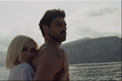 Anna-Maria Sieklucka y Michele Morrone en la película polaca 365 días, número uno en la plataforma Netflix en todo el mundo
