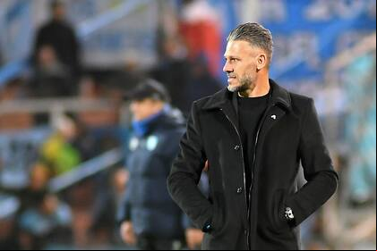 Antes de los penales frente a Temperley por Copa Argentina, Martín Demichelis hizo una arenga que se viralizaría por su falta de éxito; el entrenador de River no está, pero sí bajo severa observación de los hinchas tras la eliminación a manos de Temperley por Copa Argentina.