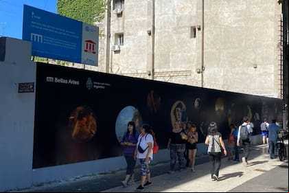 Así estaba el frente "intervenido" del predio en Congreso donde el Museo Nacional de Bellas Artes iba a tener su centro de conservación