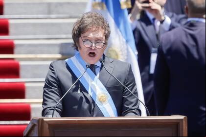 Asunción del presidente Javier Milei en las escalinatas del Congreso de la Nación
