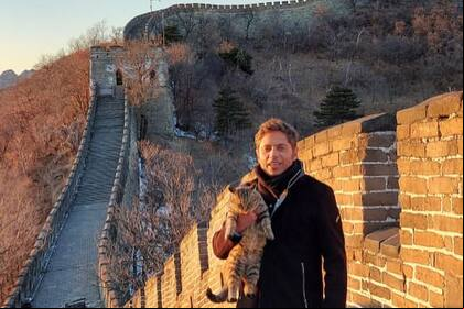 Axel Kicillof en la Muralla China, en 2022