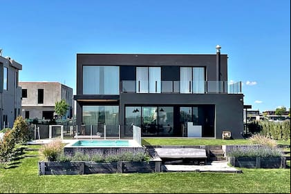 .Axel Kicillof logró que la legislatura apruebe el aumento del impuesto inmobiliario en la provincia de Buenos Aires hasta un 200%