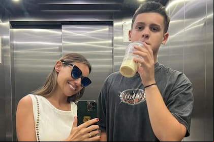 Bautista Vicuña es el mayor de los varones que Pampita Ardohain tuvo con Benjamín Vicuña, junto a Blanca, Benicio y Beltrán