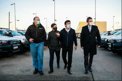 Berni, Kicillof, Espinoza y Massa, en La Matanza, cuando presentaron nuevos móviles policiales