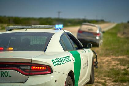 CBP confisca una insólita carga de mortadela y medicamentos en El Paso, Texas
