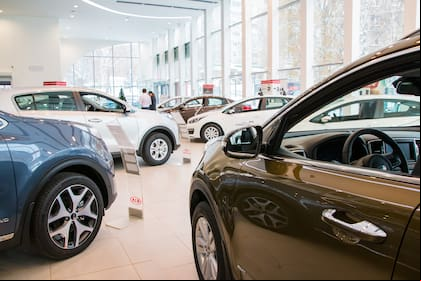 concesionaria de autos
vista
venta volante
entrega
compra
nuevo auto
llaves
comprar transaccion
MOVILIDAD
foto: SHUTTERSTOCK