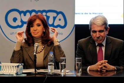 Cristina Kirchner y Aníbal Fernández, al presentar el Plan Qunita