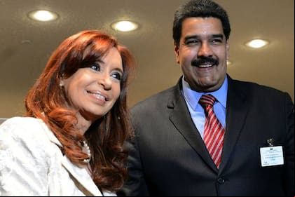 Cristina mantiene un vínculo cercano con el régimen de Maduro y complica las definiciones del Gobierno
