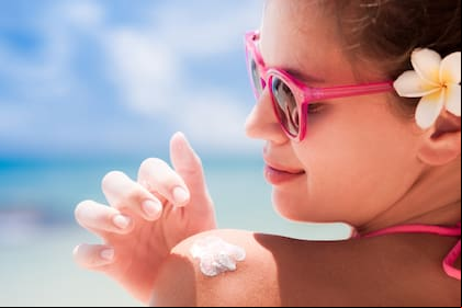 ¿Cuánto protector solar hay que ponerse para que sea efectivo? y otros cuidados antes de tomar sol