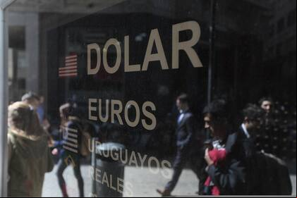 Dólar blue hoy: a cuánto cotiza el jueves 25 de junio