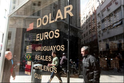 Dólar blue hoy: a cuánto cotiza el miércoles 14 de mayo