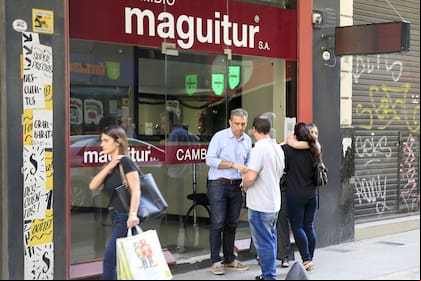 Dólar tarjeta hoy: a cuánto cotiza el dólar turista el 25 de abril