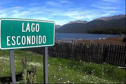 El a Lago Escondido es eje de una controversia judicial.