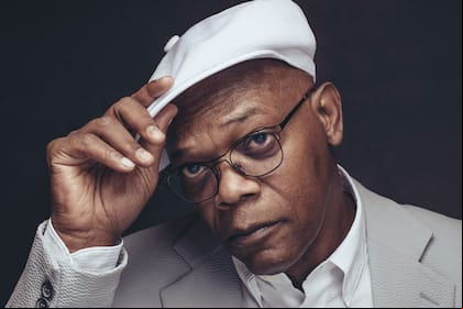 El actor, que retoma uno de sus mejores papeles después de 18 años –Mr. Glass– en la nueva película de M. Night Shyamalan, que se estrena esta semana, cuenta por qué es uno de los preferidos de Hollywood, cómo intenta no aislarse del mundo verdadero y habla de superhéroes y villanos, ficticios y rea