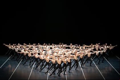 El Ballet Estable del Teatro Colón presentó en agosto "Bolero X", con música de Ravel y coreografía de Shahar Binyamini