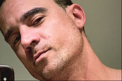 El cantante dio detalles sobre el turbulento vínculo que lo unió a su progenitor