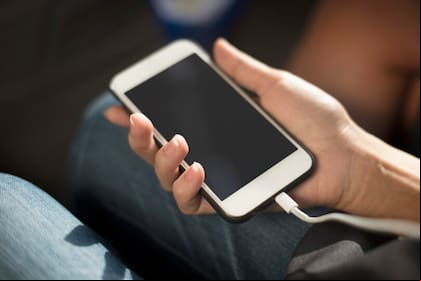 El celular puede tener un mejor rendimiento si los s lo dejan cargar en un porcentaje específico