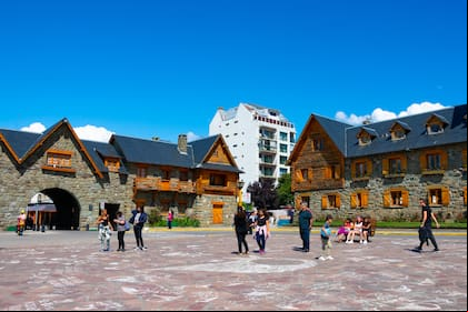 El Centro Cívico de Bariloche: la falta de planeamiento puede arruinar lugares únicos por su belleza