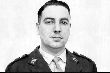 El coronel Argentino del Valle Larrabure, secuestrado y asesinado por el ERP, tras un año de cautiverio