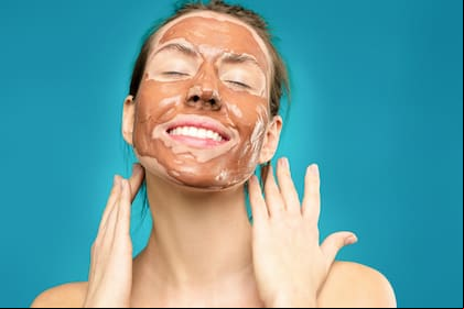 El cuidado de la piel es fundamental para mantener un rostro saludable y luminoso