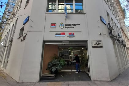 El edificio envuelto en la polémica está ubicado en la calle Cerviño 3101/67 en el barrio porteño de Palermo