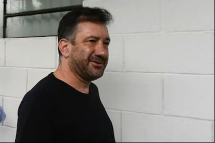 El exsenador Edgardo Kueider, al entra a la fiscalía de Ciudad del Este el día después de su detención en la frontera con más de 200.000 dólares sin declarar