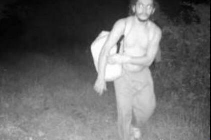 El fugitivo Danelo Cavalcante fue captado dos veces por las cámaras de vigilancia el lunes por la noche.