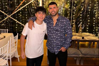 El Kun Agüero fue a ver el partido de Benjamín con Tigre y le dejó un consejo a los más jóvenes: “Disciplina y respeto”