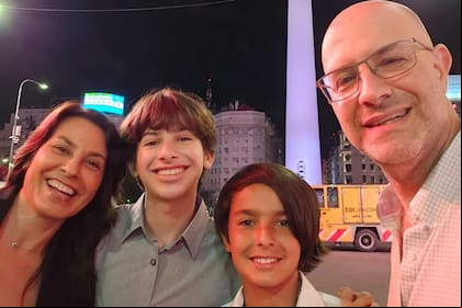 El matrimonio tenía dos hijos menores de edad que también fueron encontrados muertos