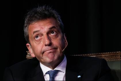 El ministro de Economía, Sergio Massa, analizó el efecto de la sequía en los suelos y salieron a responderle