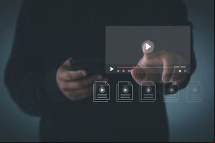 El paso a paso para bajar la app de YouTube en el celular