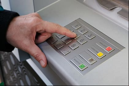 El paso a paso para extraer dinero sin tarjeta de débito