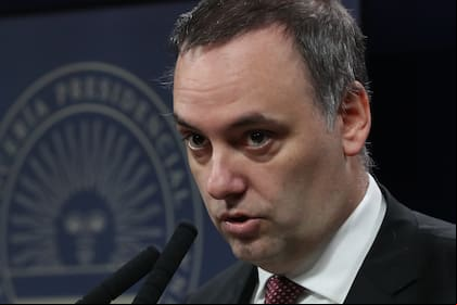 El portavoz presidencial, Manuel Adorni, en una de sus conferencias de prensa