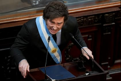 El presidente de Argentina, Javier Milei, pronuncia su discurso anual sobre el Estado de la Nación, que marca el inicio del año legislativo, en Buenos Aires, Argentina, el sábado 1 de marzo de 2025. (Foto AP/Rodrigo Abd)