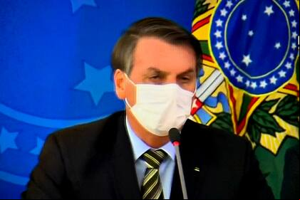 El presidente de Brasil, Jair Bolsonaro, habla desde Brasilia