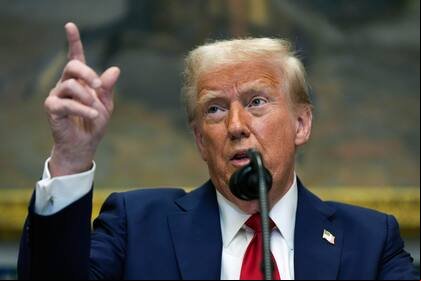 El presidente Donald Trump habla en la Sala Roosevelt de la Casa Blanca, el martes 21 de enero de 2025, en Washington