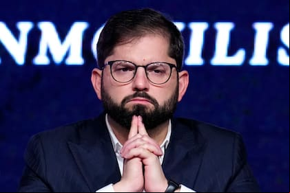 El presidente Gabriel Boric asiste a la inauguración de un encuentro anual de empresarios en Santiago, Chile, el 25 de abril de 2024