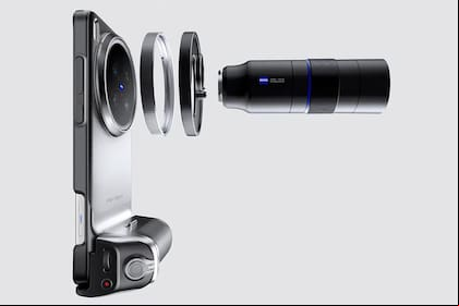 El smartphone Vivo X200 Ultra se vende con un kit fotografía complementario que incluye un teleobjetivo que se acopla en forma magnética y ofrece un zoom de 8,7 aumentos
