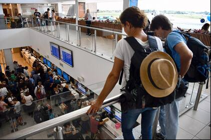 El vuelo de Aerolíneas Argentinas de Roma a Ezeiza todavía no pudo llegar a destino y los pasajeros sufrieron la demora