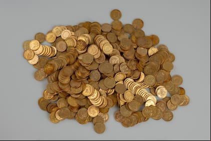 Encuentran en República Checa 598 monedas de oro que habrían sido ocultas durante la ocupación de los nazis