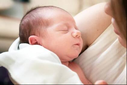 Familia busca niñera para bebé de 15 meses y la joven tenía que laborar hasta casi 11 horas