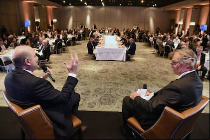 Federico Sturzenegger y Marcos Pereda en el encuentro del Cicyp en el Alvear Icon