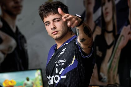 Francisco Postiglione, más conocido como Frankkaster es un referente absoluto de los esports en Argentina que ahora planea expandir el mercado y desembarcar en Estados Unidos