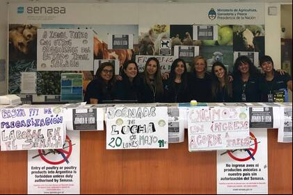 Hay paro de trabajadores de Senasa en el aeropuerto de Ezeiza, pero no está interrumpido el servicio.