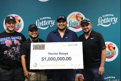 Héctor Anaya Jr., ganó el premio de $1 millón del espectacular juego raspadito $1,000,000 A Year For Life