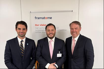 Ian Sielecki, embajador argentino en Francia, Demian Reidel, Presidente del Consejo Nuclear Argentino y Frederic Lelièvre, VP ejecutivo de Framatome. Crédito: Embajada de Argentina en Francia.